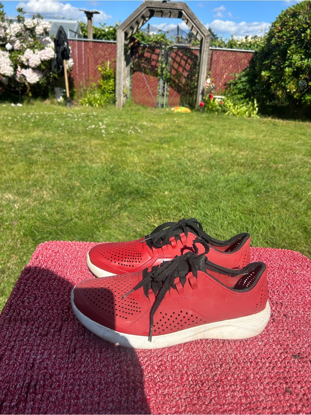 CROCS Red Lace-Up Perforated Sneakers with Black Laces Size M9